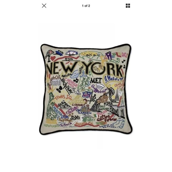 Cat Studio New York City Pillow NWT Manhattan THE BIG APPLE Embroidered Yankees!